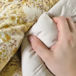 Copriletto primaverile matrimoniale in cotone Day Dream floreale beige