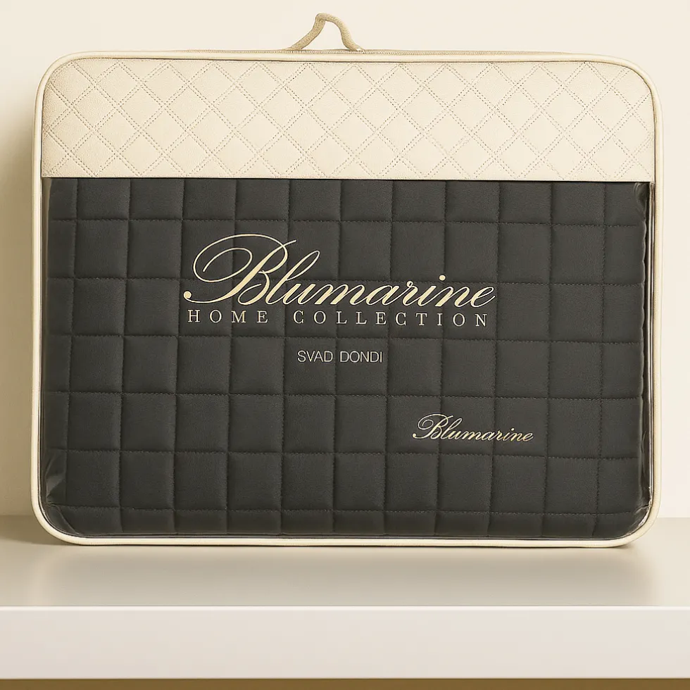 Copriletto trapuntato in raso matrimoniale Blumarine Lory nero con strass