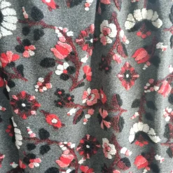 Plaid in Lana Cotta ANTRACITE con motivo floreale - Soffice e Accogliente per Casa